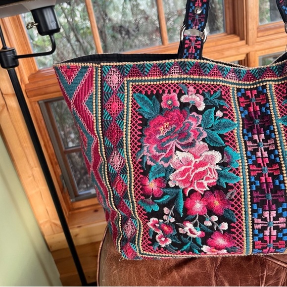 Johnny Was Handbags - 🌸Johnny Was Pink and Green Embroidered Tote